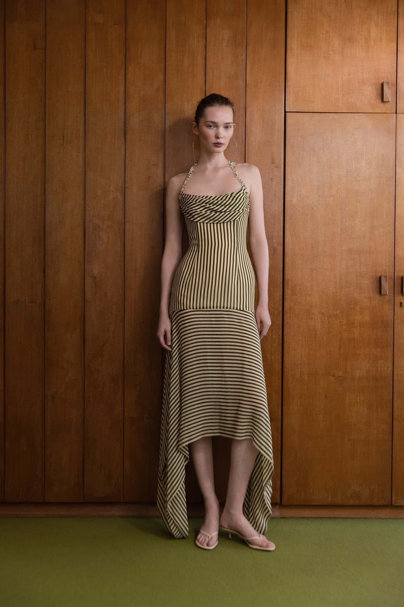 Chloe Dress resmi